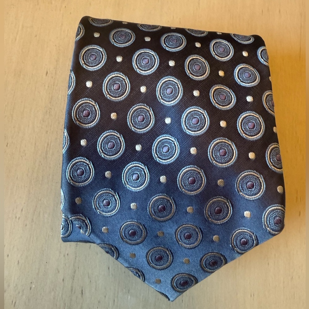 Vintage EUC Sky Blue City of London necktie (prettier in person)
